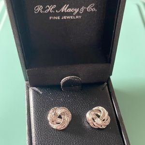 Knot earrings